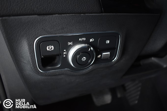 MERCEDES-BENZ GLA 180 Automatic Business Extra